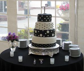 black-and-white-wedding-cakes