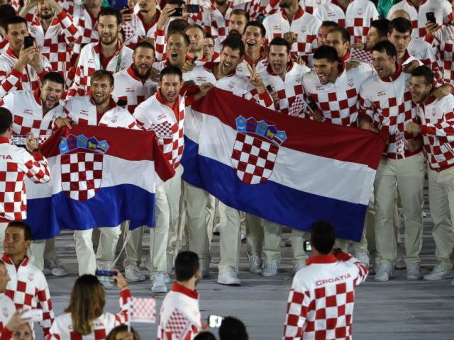 PHOTO: Croatian athletes pose for a photo with flags during the opening ceremony for the 2016 Summer Olympics in Rio de Janeiro, Brazil, Aug. 5, 2016.