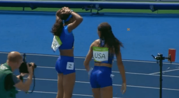 USA drop out of Women’s 4x100m Relay Round 1